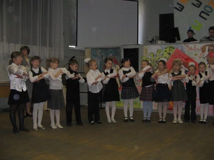 сш 2008 тула состав. моу гимназия 17 электросталь. фото школы 2008. русскоигнашкинская сош. озчелик марина валентиновна учитель.