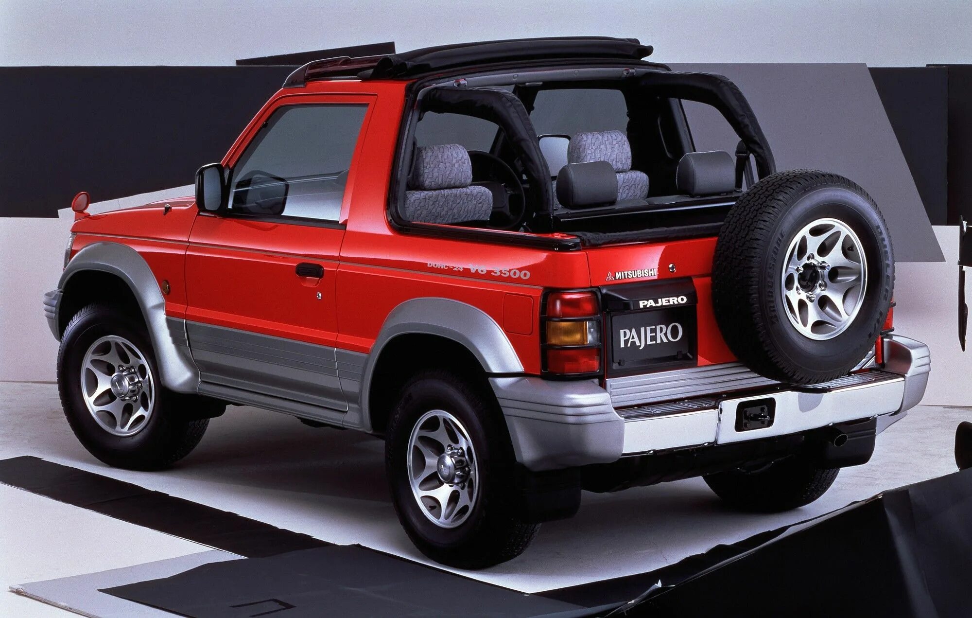 Mitsubishi трехдверная. Митсубиси Паджеро 2. Mitsubishi Pajero Canvas Top. Mitsubishi Pajero 2 кабриолет. Mitsubishi Pajero 1991-1997.