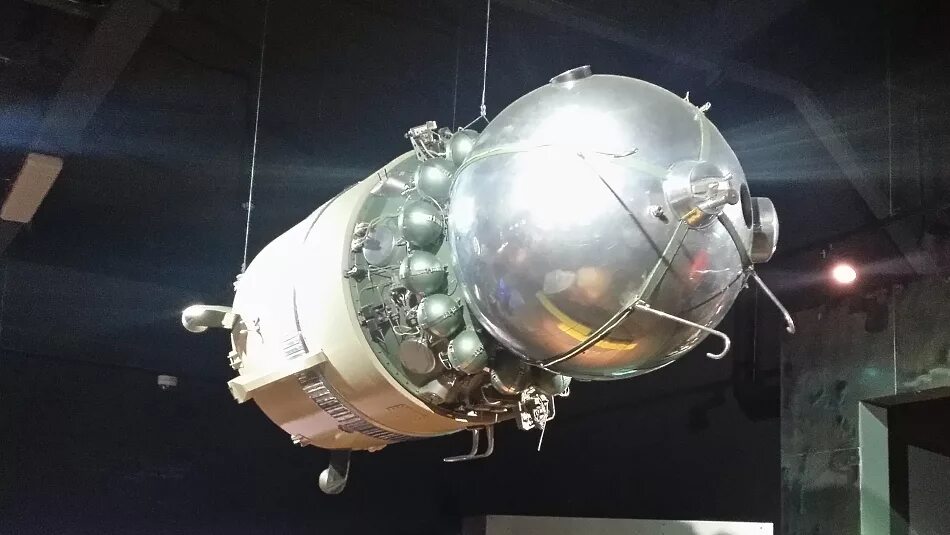 1966 станция луна. Метеорологический спутник тирос. Спутник 1 ссср. Первый метеорологический исз "тирос-1". Солнечные батареи в космонавтике.