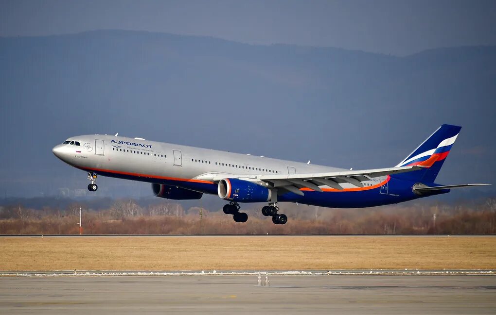 Aeroflot plane. А330 Аэрофлот Иран. Самолеты авиакомпании Аэрофлот. Airbus a330 фото Аэрофлот. Самолеты 2001 Аэрофлот.