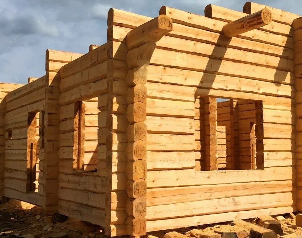 Норвежская рубка лафет технология. Сруб норвежская рубка лафет. Дача норвежская рубка. Норвежский дом из лафета. Бани из лафета норвежской рубки.