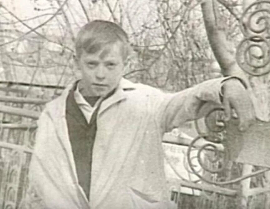 Виктор сухоруков в молодости фото СОКРОВЕННЫЙ ЧЕЛОВЕК" ВИКТОРА СУХОРУКОВА Петербургский театральный журнал (Офиц