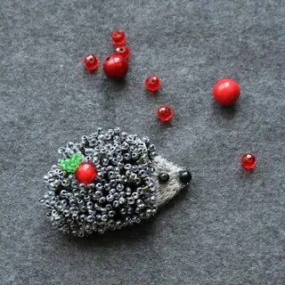 Брошь ежик