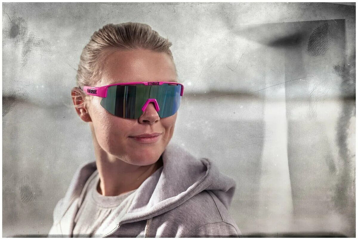 Очки блиц. Очки bliz большунов. Bliz active matrix smallface. Очки bliz matrix black. Спортивные очки bliz active matrix.