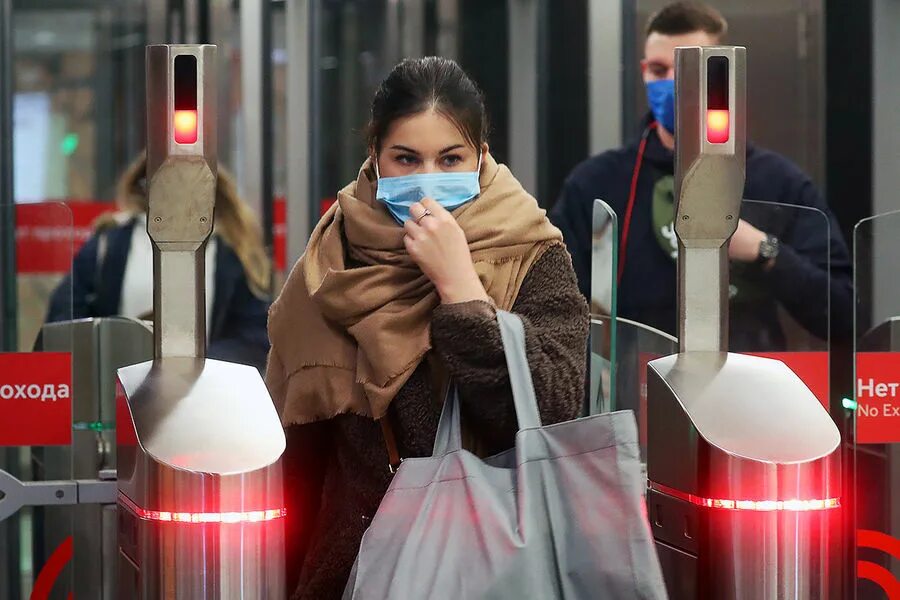 Проезд в метро по биометрии. Турникеты метро face id. face pay метро москвы. система facepay в московском метро. фэйс пэй в московском метро.