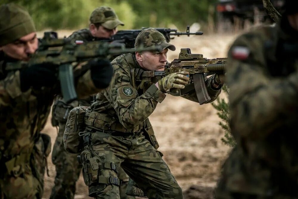 Modern military. 5. Игры стрелялки для 16 лет. 5. Американские военные с оружием.