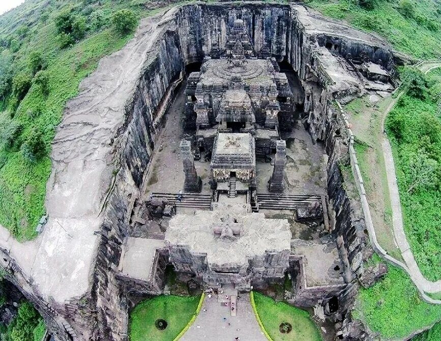 Эль-хазне петра внутри. Храм в скале индия. Храм кайласа, эллора. Храм высеченный в скале иордания. Храм кайласанатха в индии.