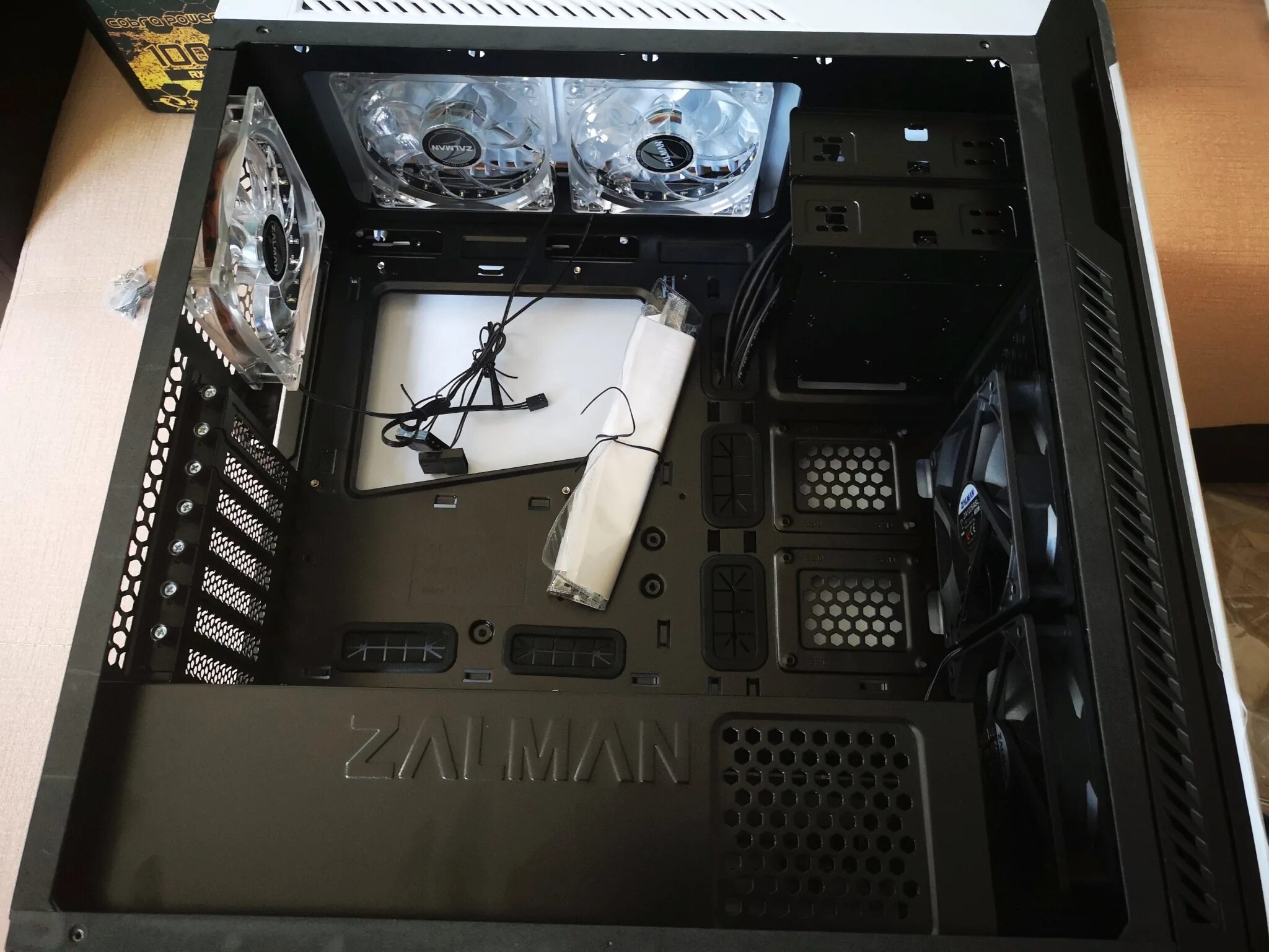 Zalman как снять переднюю крышку Системник снял