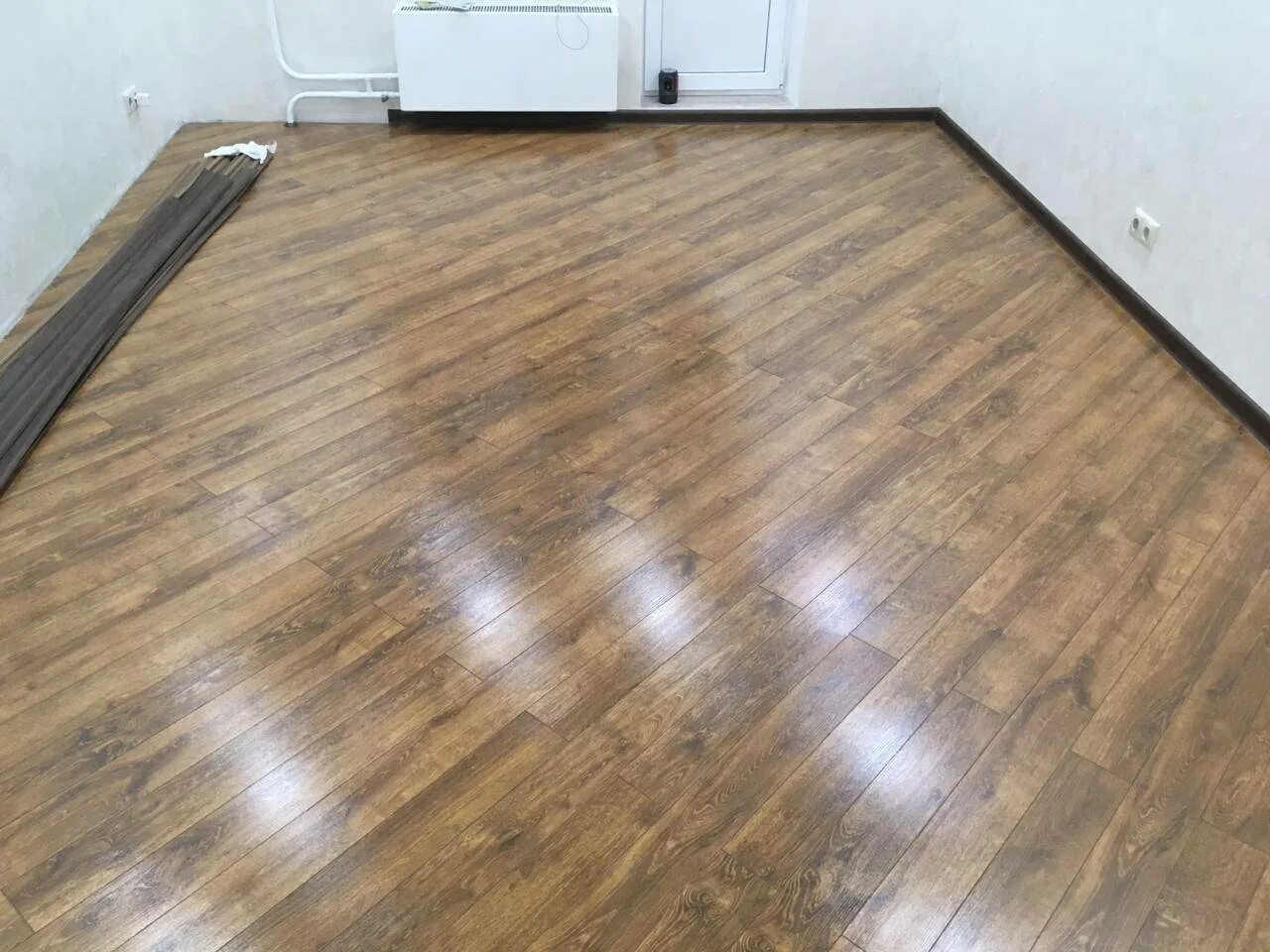 Диагональная укладка ламината. Диагональная укладка ламината. Паркет елочка. Косой пол. Французкаяелка паркет.