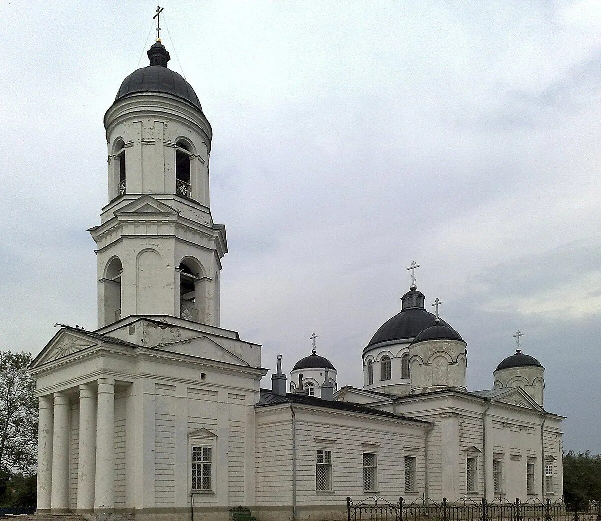 Новгородская область Солецкий район Сольцы Церковь Илии Пророка Колокольня Порти
