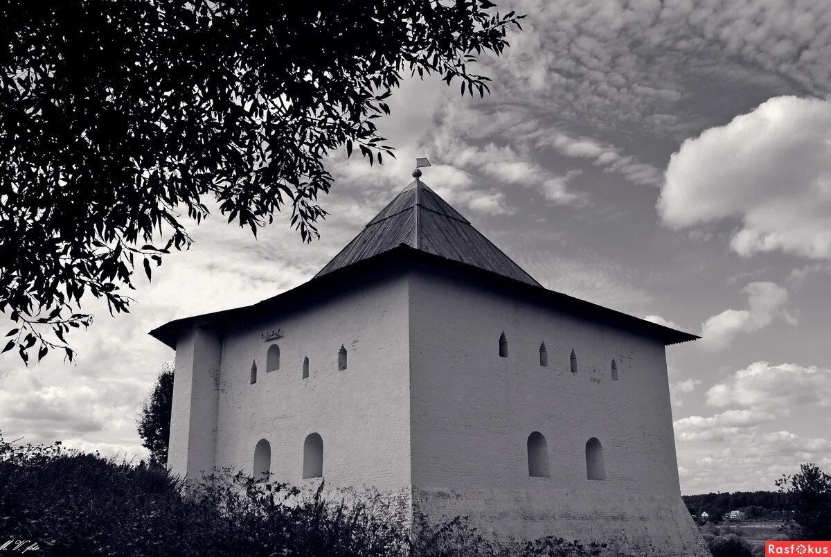 Вязьма кремль. Вязьма башня. Город вязьма спасская башня. Вяземская башня. Вязьма башня.