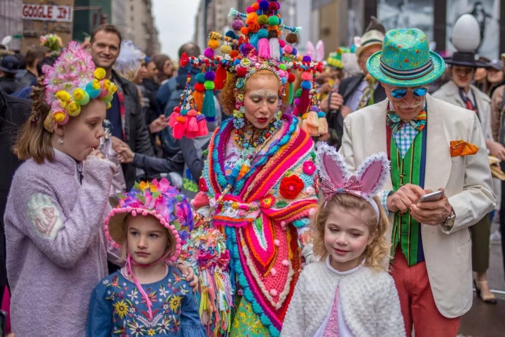Международные обычаи в россии. Пасхальный парад. Пасхальный парад в Англии. Пасхальный парад в Америке. Пасхальный карнавал.