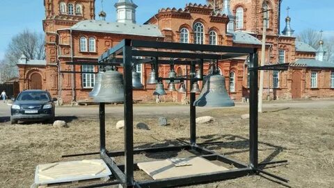 Церковь звонит