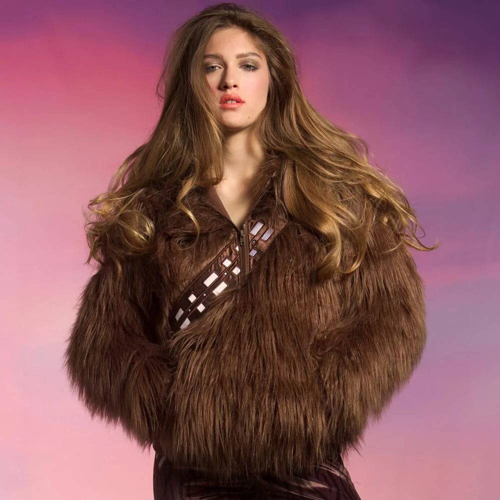 Женщина вуки. Чубака. Чубака в платье. Wookiee sith. Женщина вуки.