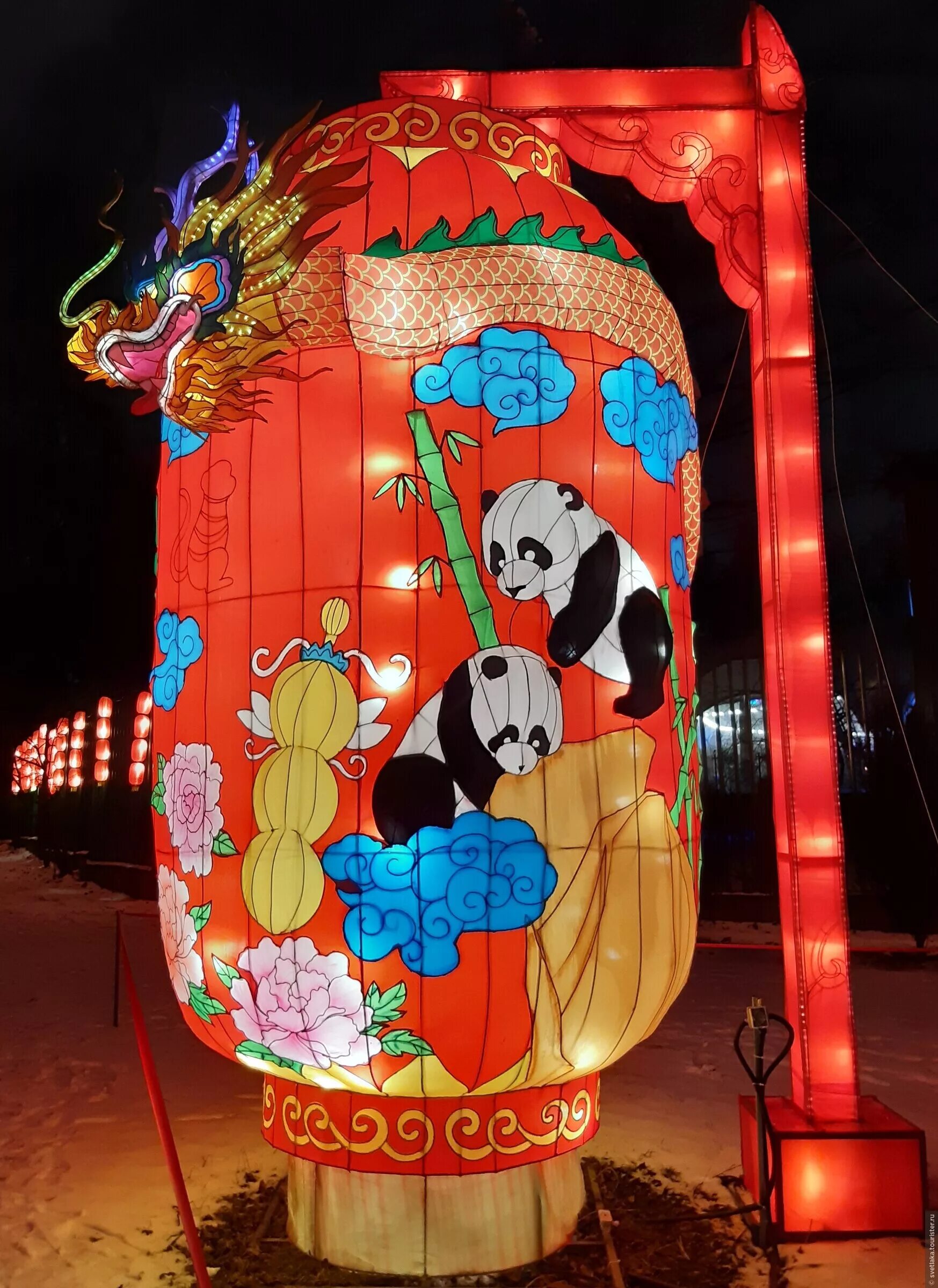 юаньсяоцзе праздник фонарей. фестиваль волшебных фонарей екатеринбург. водные фонарики. праздник китайских фонарей в москве 2024. юаньсяоцзе праздник фонарей.