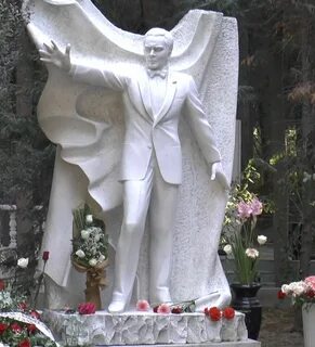 Где похоронен магомаев