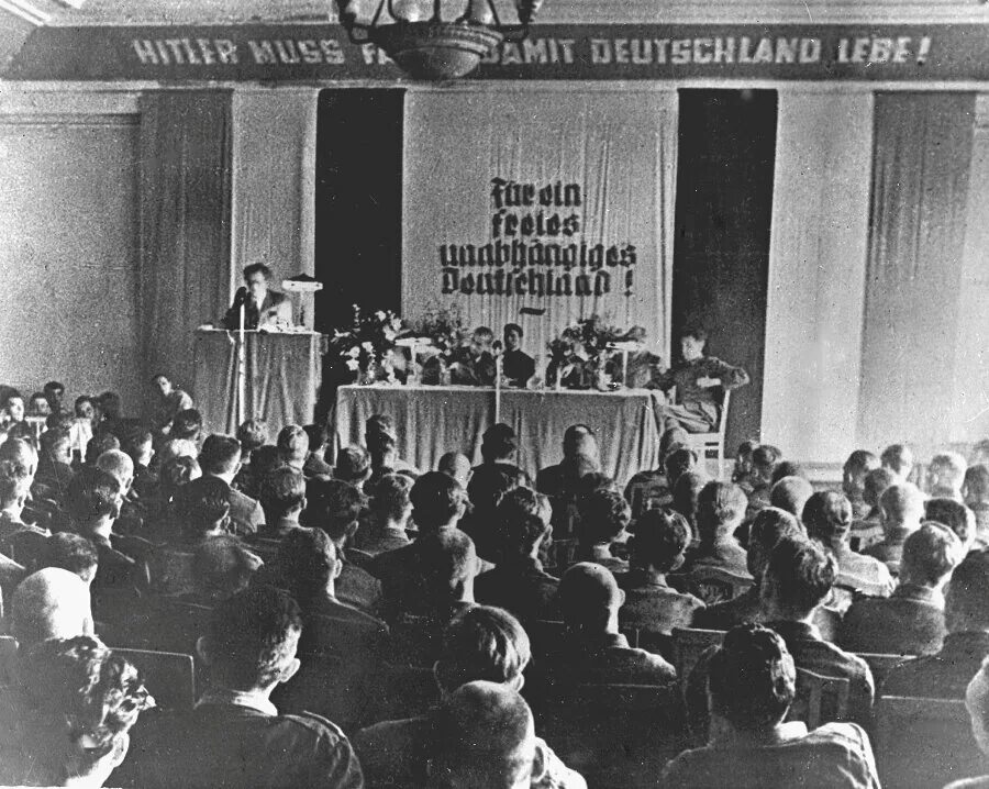 Организация провела свой учредительный съезд. Национальный комитет свободная Германия. Свободная Германия 1944. Антифашистского комитета «свободная Германия. Национальный комитет освобождения Германии.