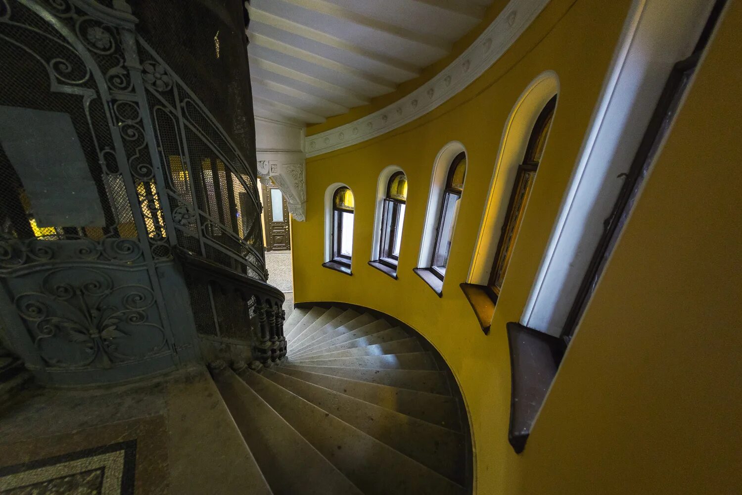 Питер ул ломоносова 14. Санкт-петербург ул ломоносова д. Дом елисеева в санкт-петербурге на фонтанке. Парадная ромашка санкт-петербург ломоносова 14. Ломоносова 14 двор.