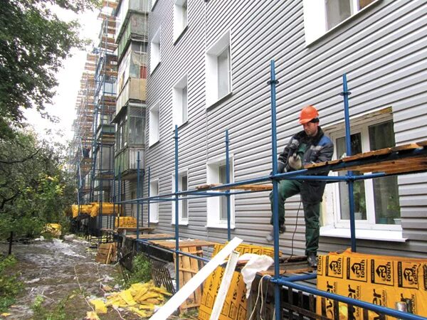 начало квартиры. черновая отделка квартиры. подъезд голубого цвета. квартира в новостройке материал стен. вторичка.