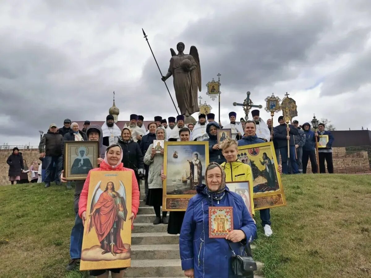 19 Сентября в православии. Праздник чудо Михайлове. День памяти Архистратига Михаила 19 сентября. Михайлов день 19 сентября.