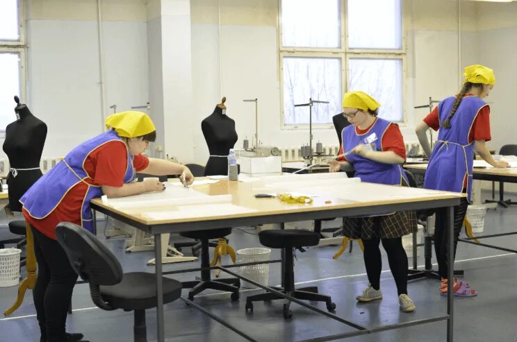 Общежитие костромского колледжа бытового сервиса кострома. Костромской бытовой сервис. Кострома кинешемское шоссе 23 колледж бытового сервиса. Костромской бытовой сервис. Директор костромского колледжа бытового сервиса.