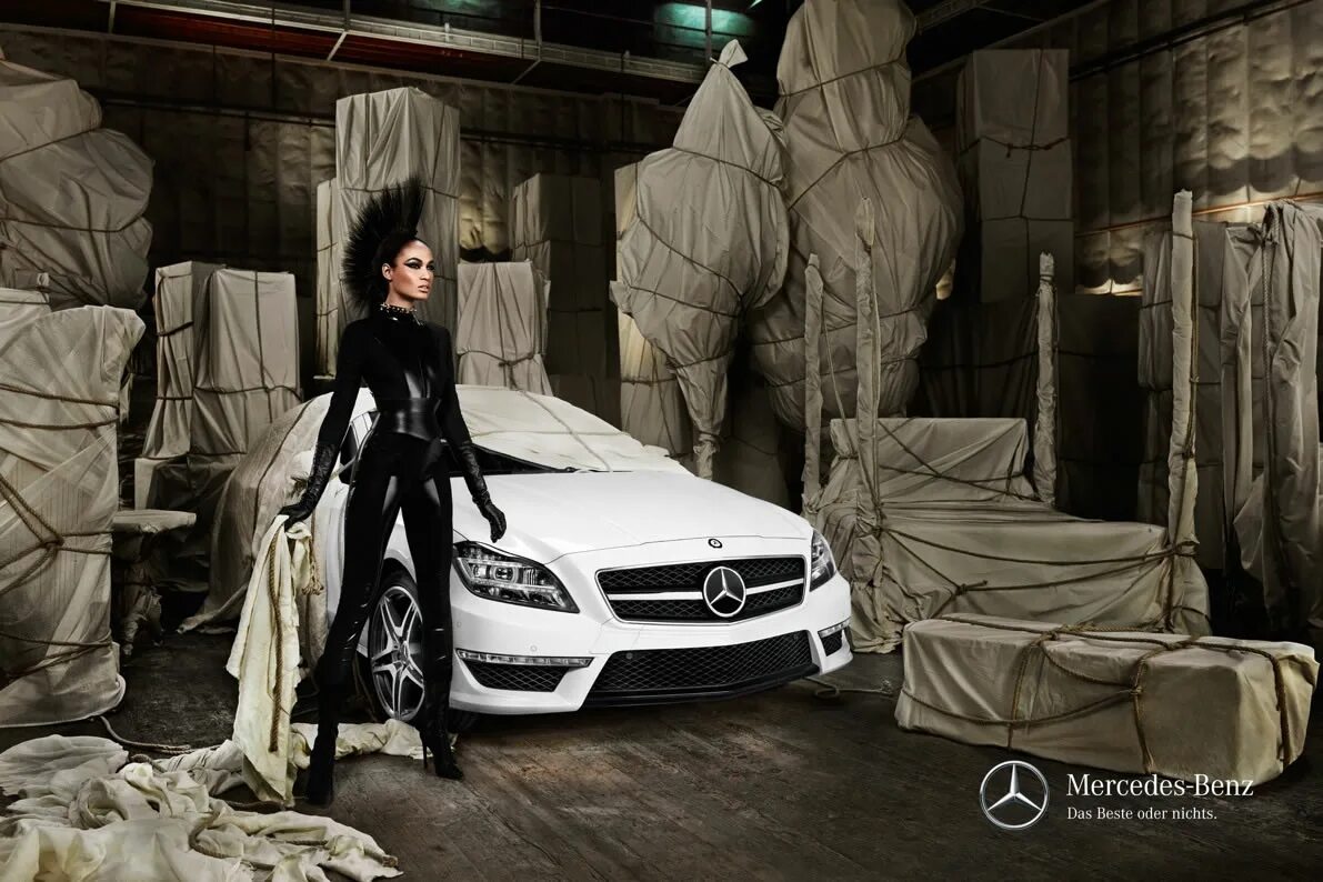 Реклама mercedes. Креативная реклама Мерседес. Рекламная кампания Мерседес. Креативная реклама автомобилей Мерседес. Мерседес Бенц реклама.