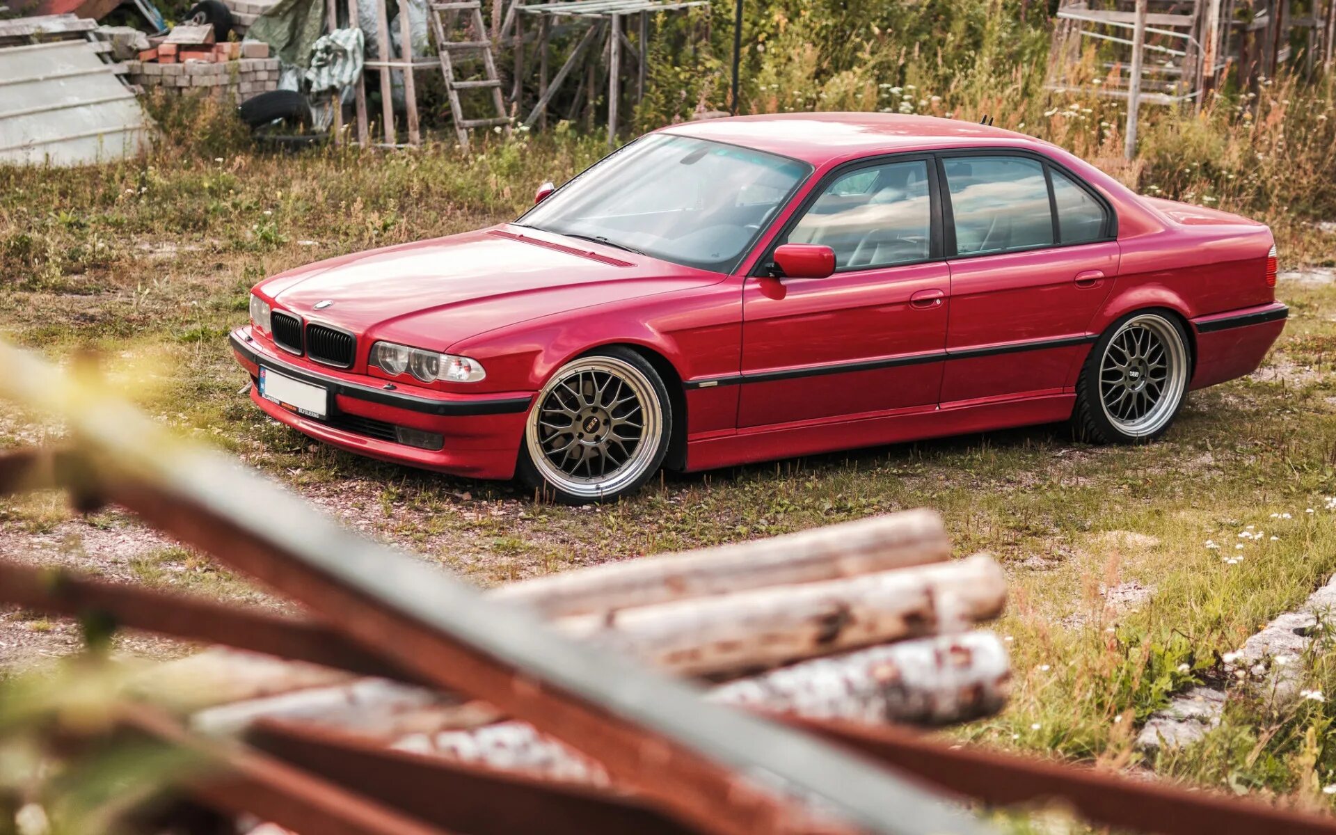 Мод bmw e38. BMW e38 Red. BMW e38 стенс. БМВ 750 е38. BMW e38 красная.