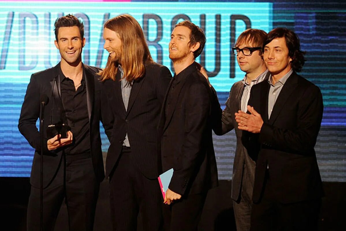 Группа б 2011. Maroon 5. Марун 5. Ван Марум фото. Рок группа Duo фото.