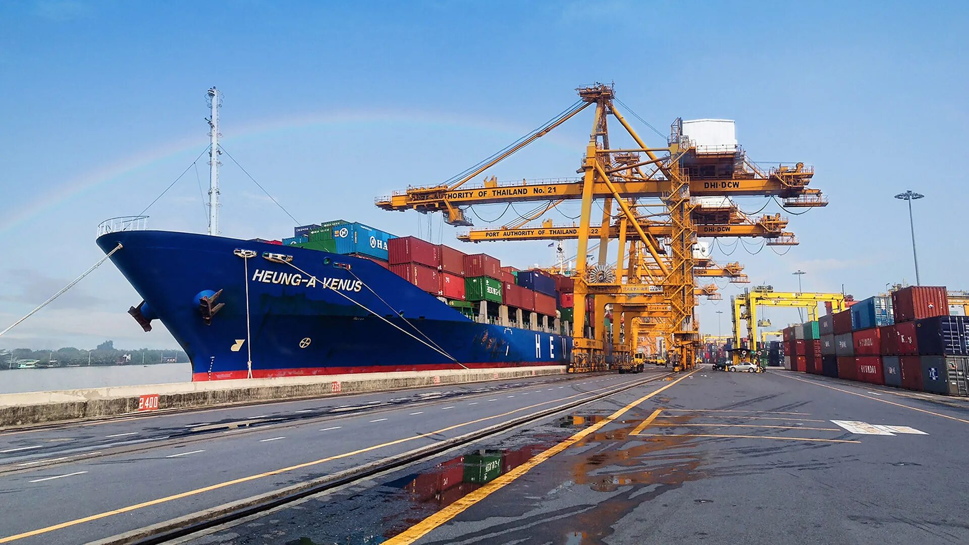 Экспорт через порт. Контейнеровоз морской Александрия. Sea Port. Port of Chittagong. Экспорт Тайланда.