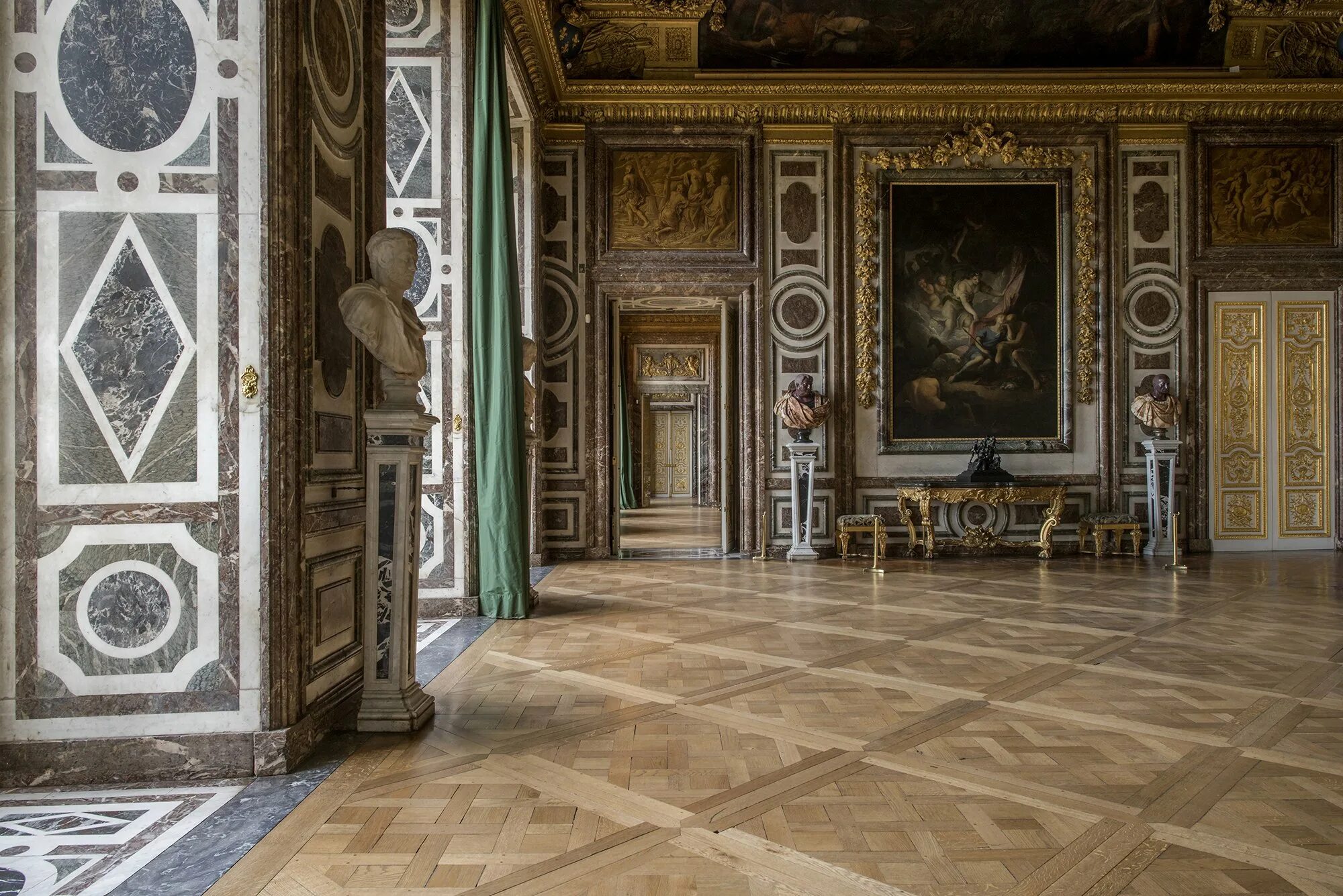 Версальский дворец внутри. Зеркальный зал Версальского дворца. Версаль интерьеры дворца.