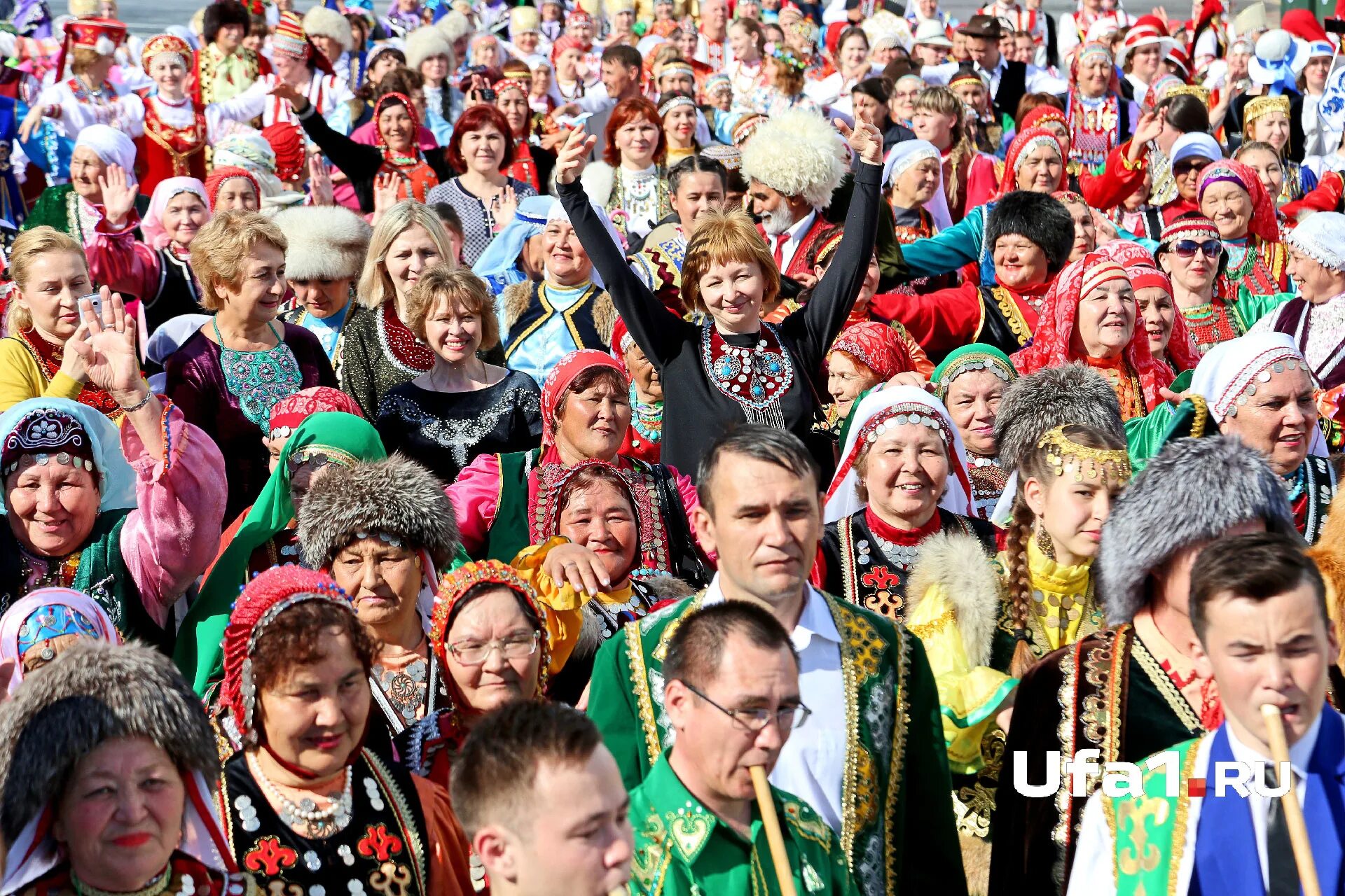 Представители различных народов