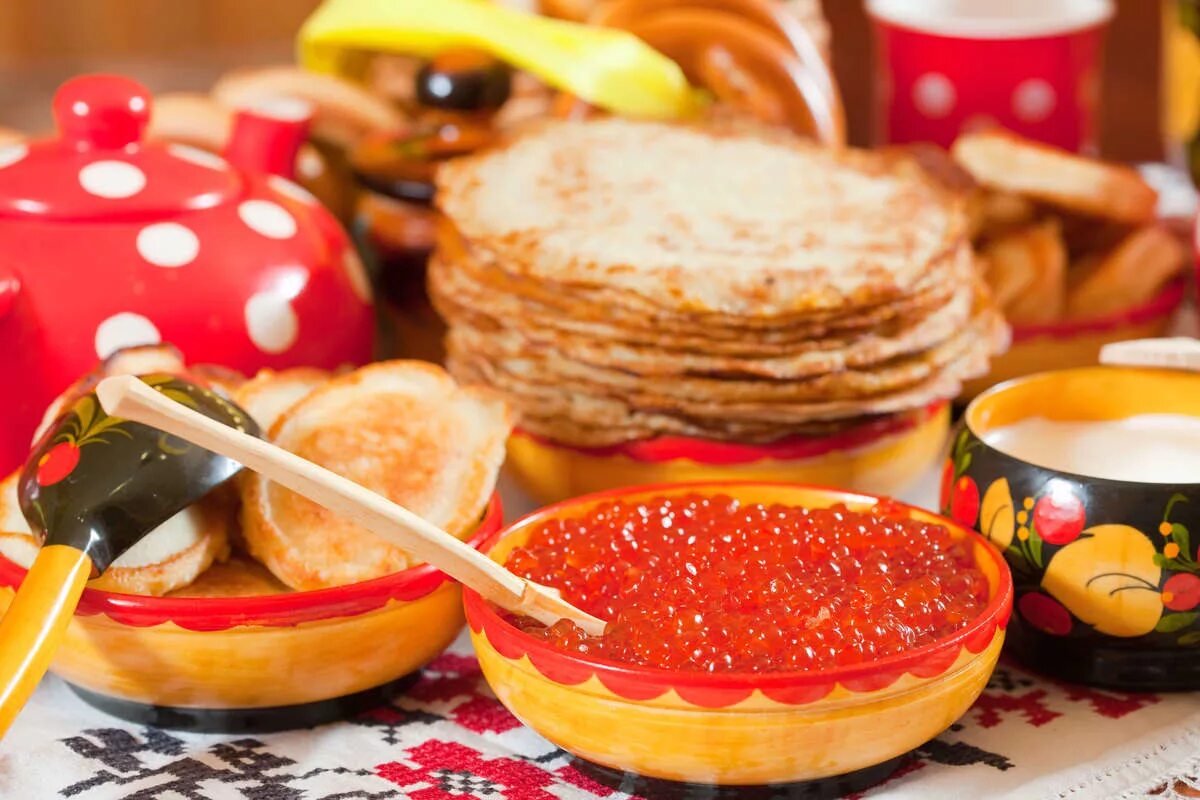 Приглашаем на блины. Узкая масленица. Блины. Пост масленица. Масленица храм.