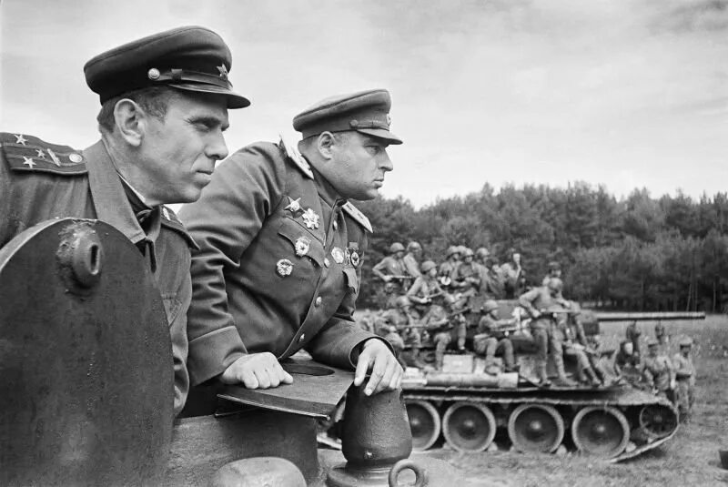 Генерала танковых дивизий