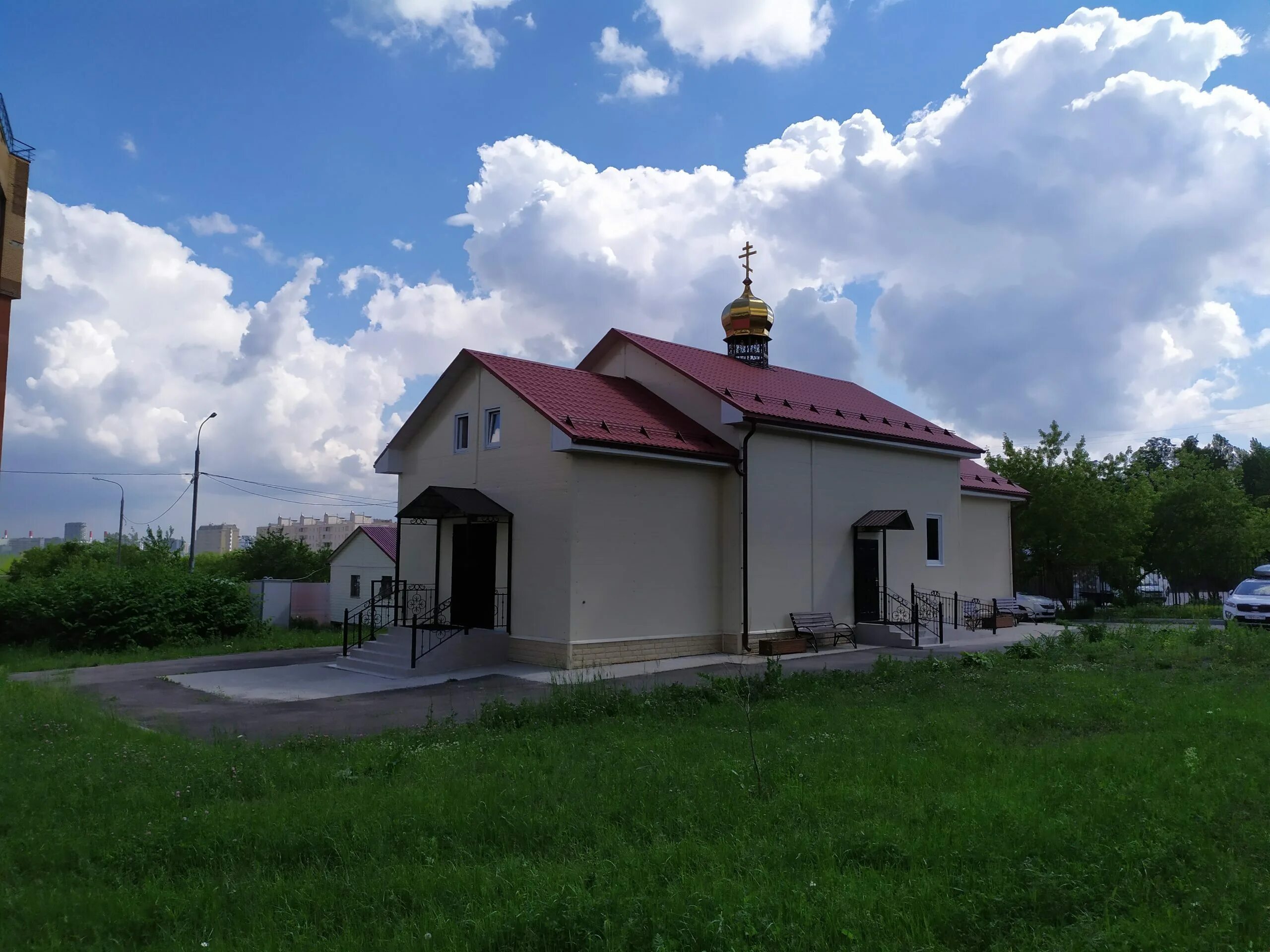 Храм владимира и ольги в черемушках. Храм в честь святого равноапостольного князя владимира. Храм равноапостольной ольги в солнцево. Храм владимира и ольги в черёмушках фото. Церковь равноапостольных владимира и ольги в черемушках, москва.