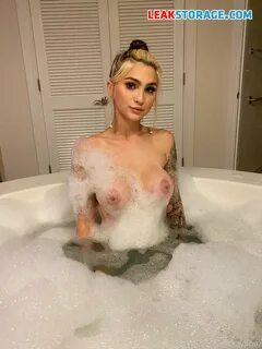 Kaybooz Nude 13.