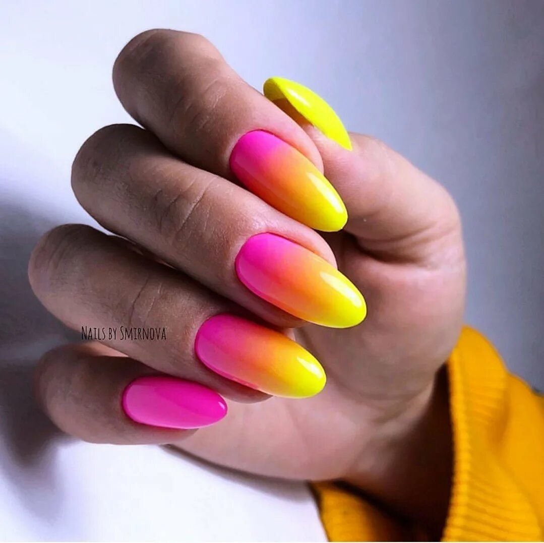 Желто розовый дизайн. Маникюр жёлтый с розовым. Яркие ногти. Разноцветные ногти. Яркие разноцветные ногти.