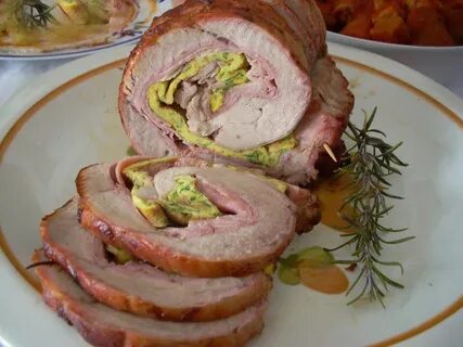 Рулет свиной с курицей