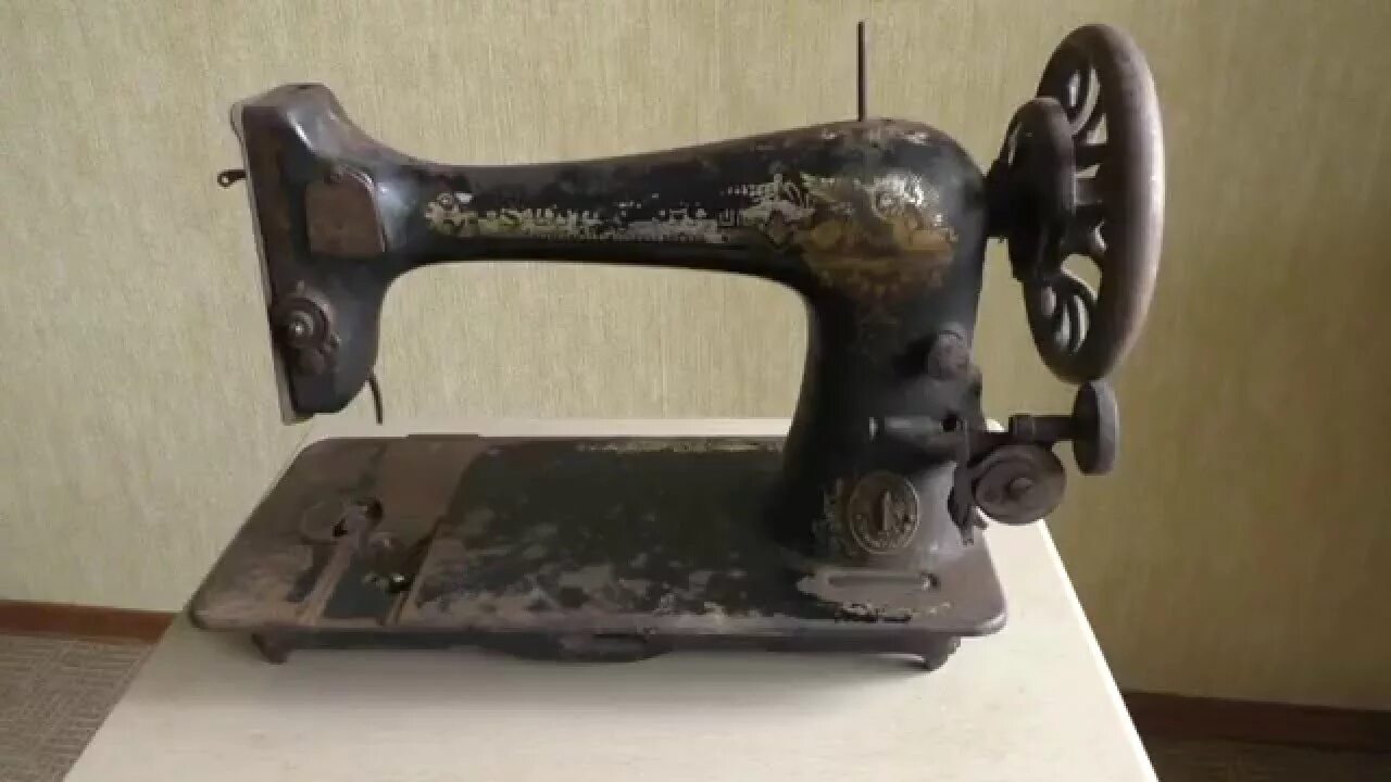 Король швейных машинок. Машинка Зингер 1869. Швейная машинка Зингер 339. Швейная машинка Tikka. Отреставрированная швейная машинка Зингер.
