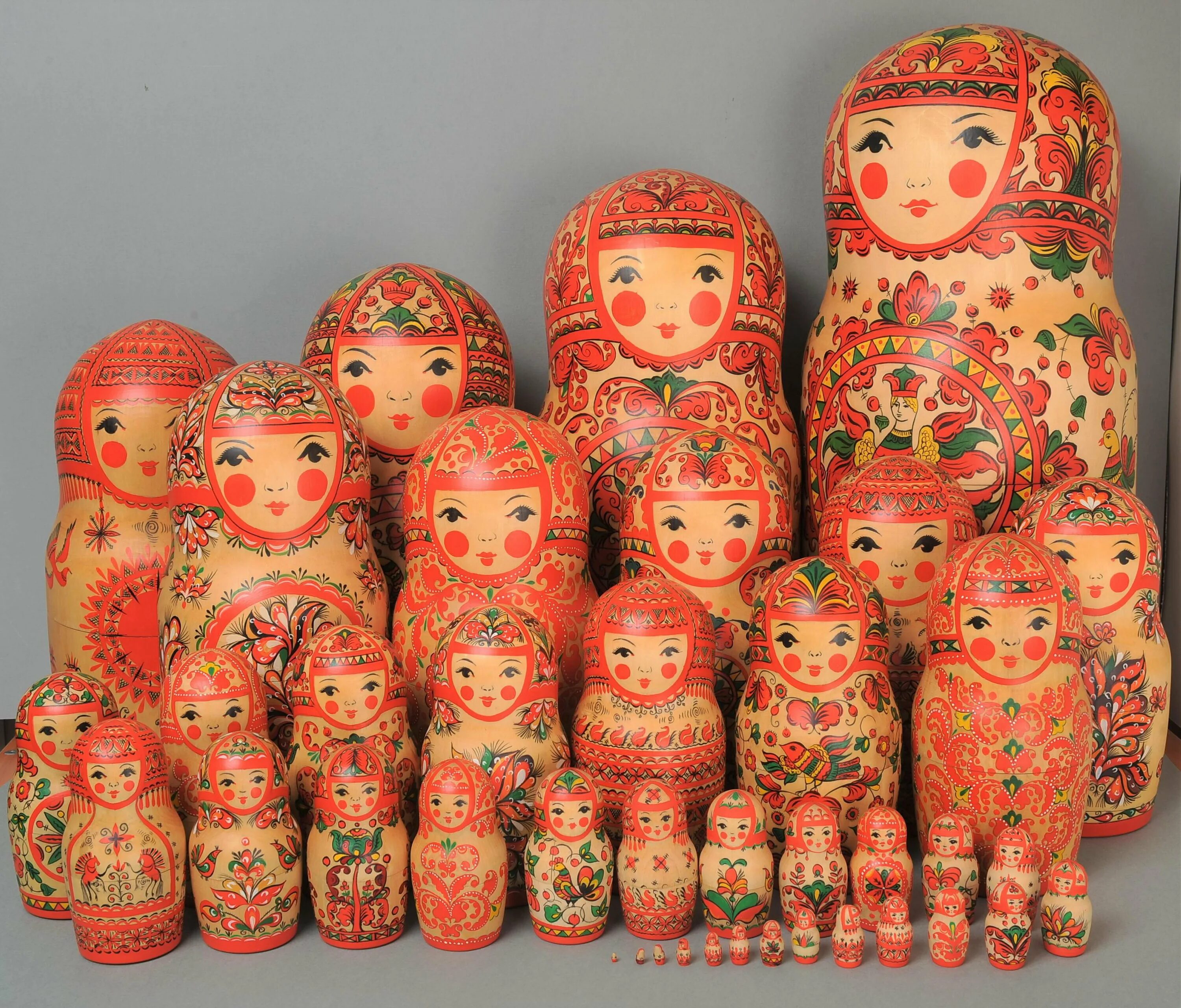 промыслы россии народные гжель 6 кл. произведения народного декоративного творчества. декоративно прикладное искусство. гжель промысел. произведение народного декоративного.