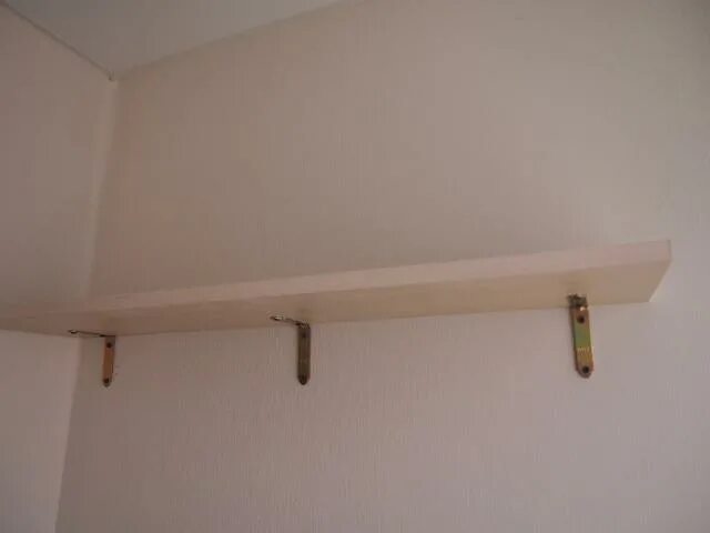 полка снизу. полка снизу. полка снизу. полка снизу. кронштейн для полочки.