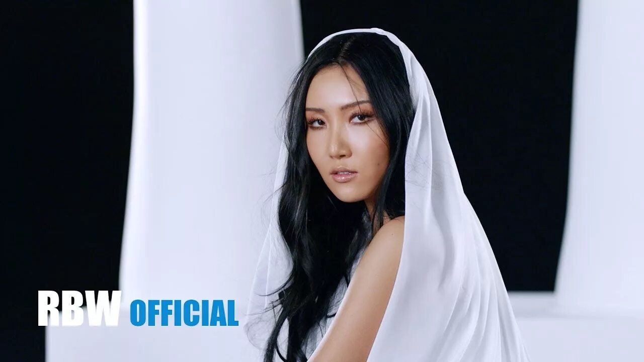 Mamamoo hwasa. Хваса корейская певица. Mamamoo hwasa. Хваса предебют. Мамаму старри найт.