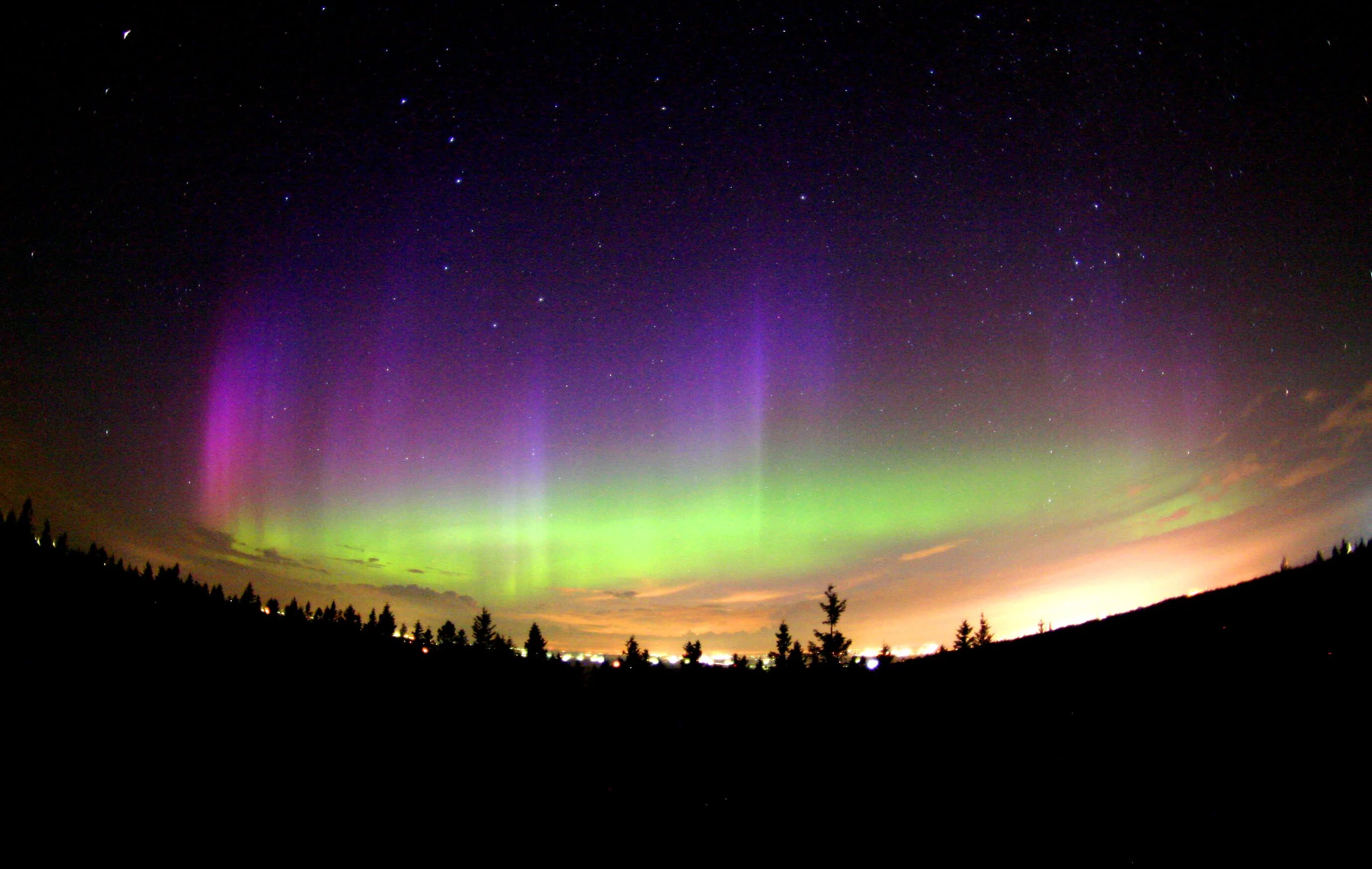 Aurora Borealis Северное сияние. Ионосфера полярное сияние. Сполохи Северного сияния. Таймыр Северное сияние. Сполохи что это