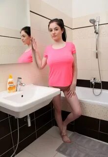 Мокрая среда сисястая. 