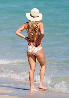 Braunwyn Windham-Burke Wears a Bikini on the Beach in Miami (27 Photos) .