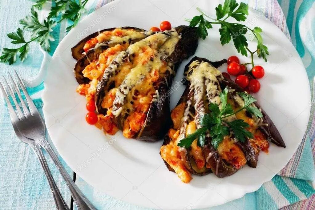Баклажаны с сыром рецепты быстро. Баклажаны пармеджано веером. индейка пармеджано. веер из баклажанов. веер из баклажанов в духовке с сыром.