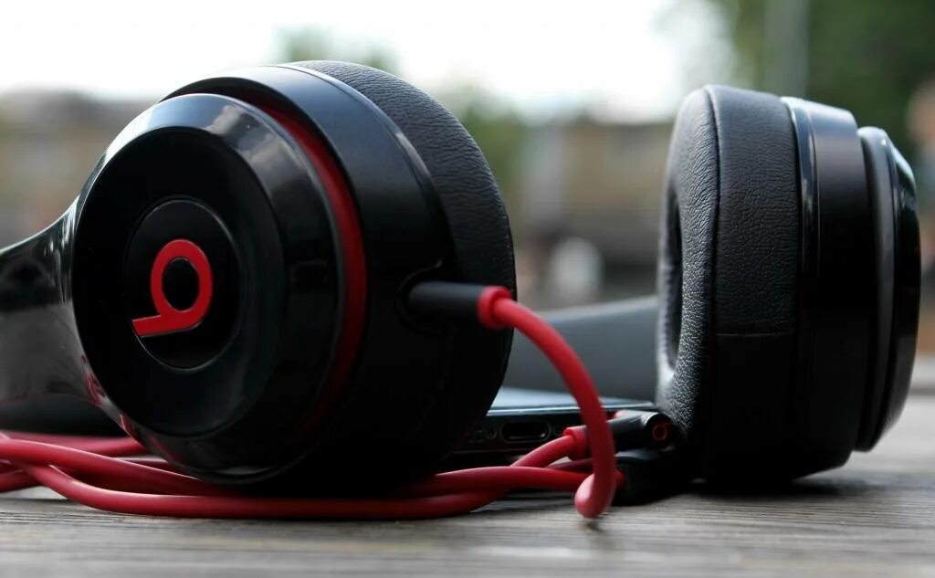 Beats solo 2. Beats by Dre solo 2. Битс Соло 1. Наушники Beats solo. Наушники с хорошими басами и звуком