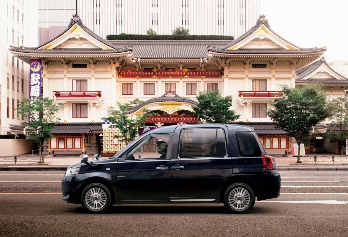 Где авто в японии. Toyota japan taxi. toyota jpn. тойота токио. тойота такси в японии.