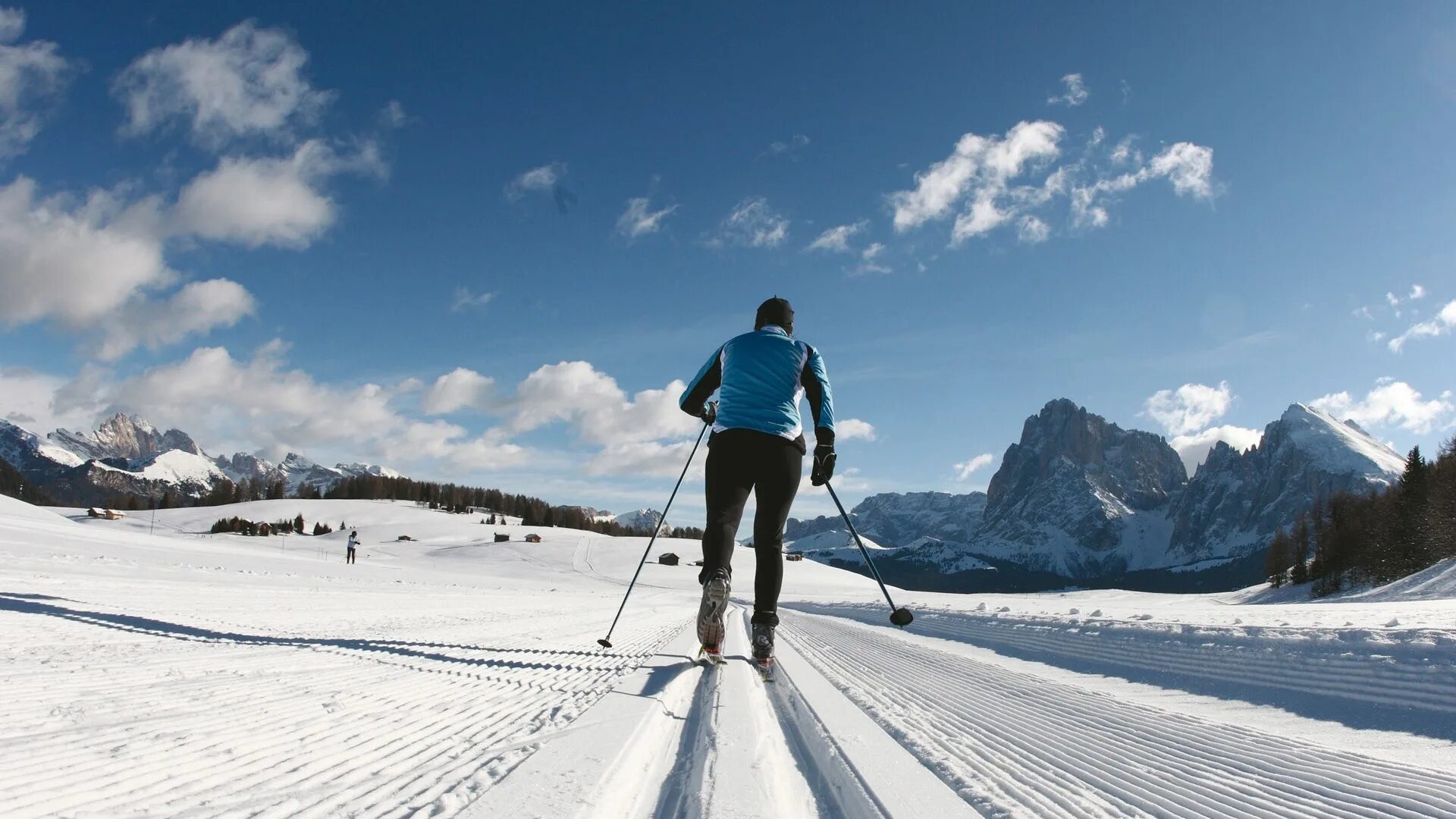 Лыжи. Зима лыжи. Лыжник. На лыжах. Did he ski