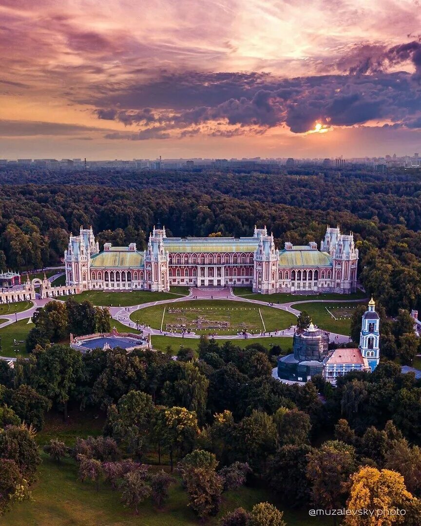 Московский парк царицыно. Царицыно музей-заповедник. Царицынский дворцово-парковый ансамбль. Парк заповедник Царицыно. Музей усадьба Царицыно.