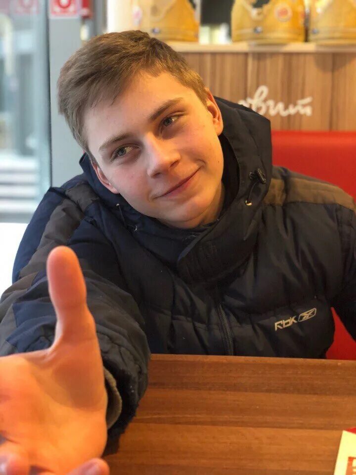 Рыжий восьмиклассник. Парень восьмиклассник. Погибшего подростков. Погибшего подростков. 14 летний мальчик.